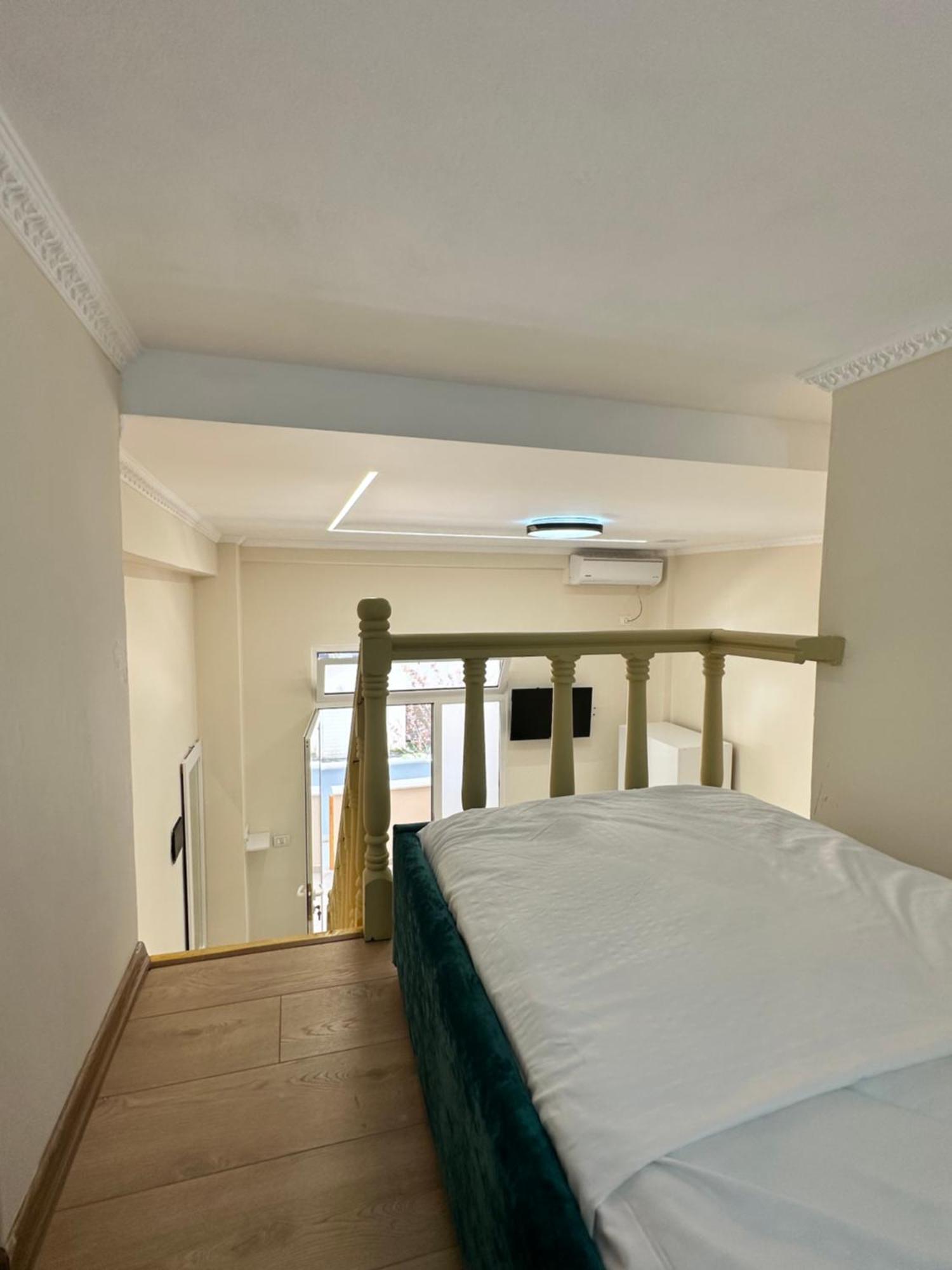 Troy Aparthotel Durrës Exteriör bild