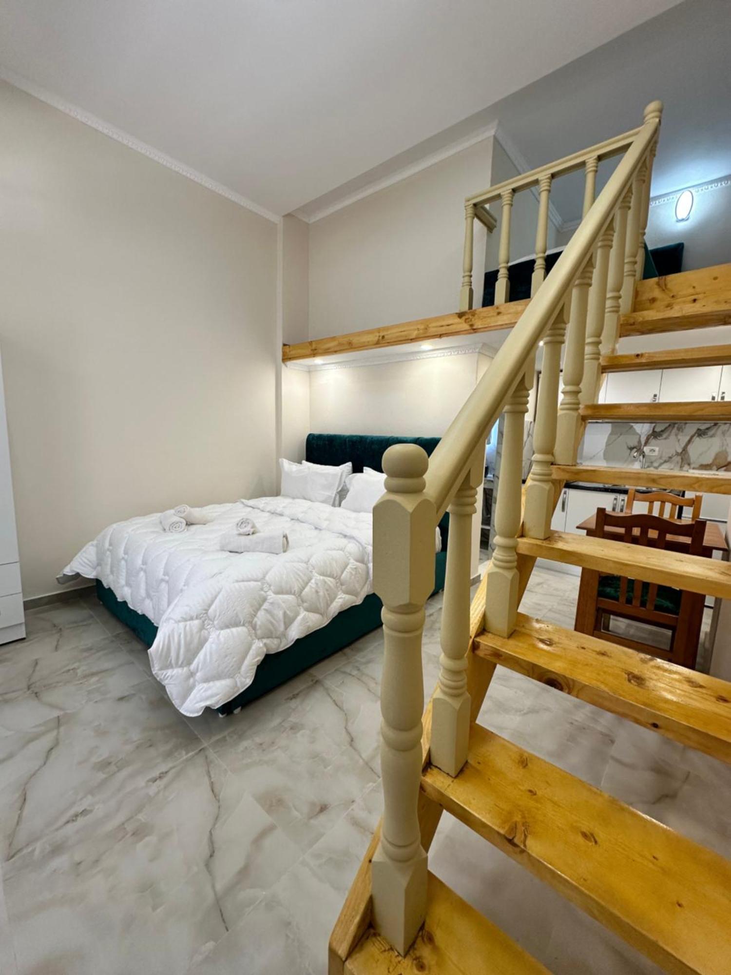 Troy Aparthotel Durrës Exteriör bild