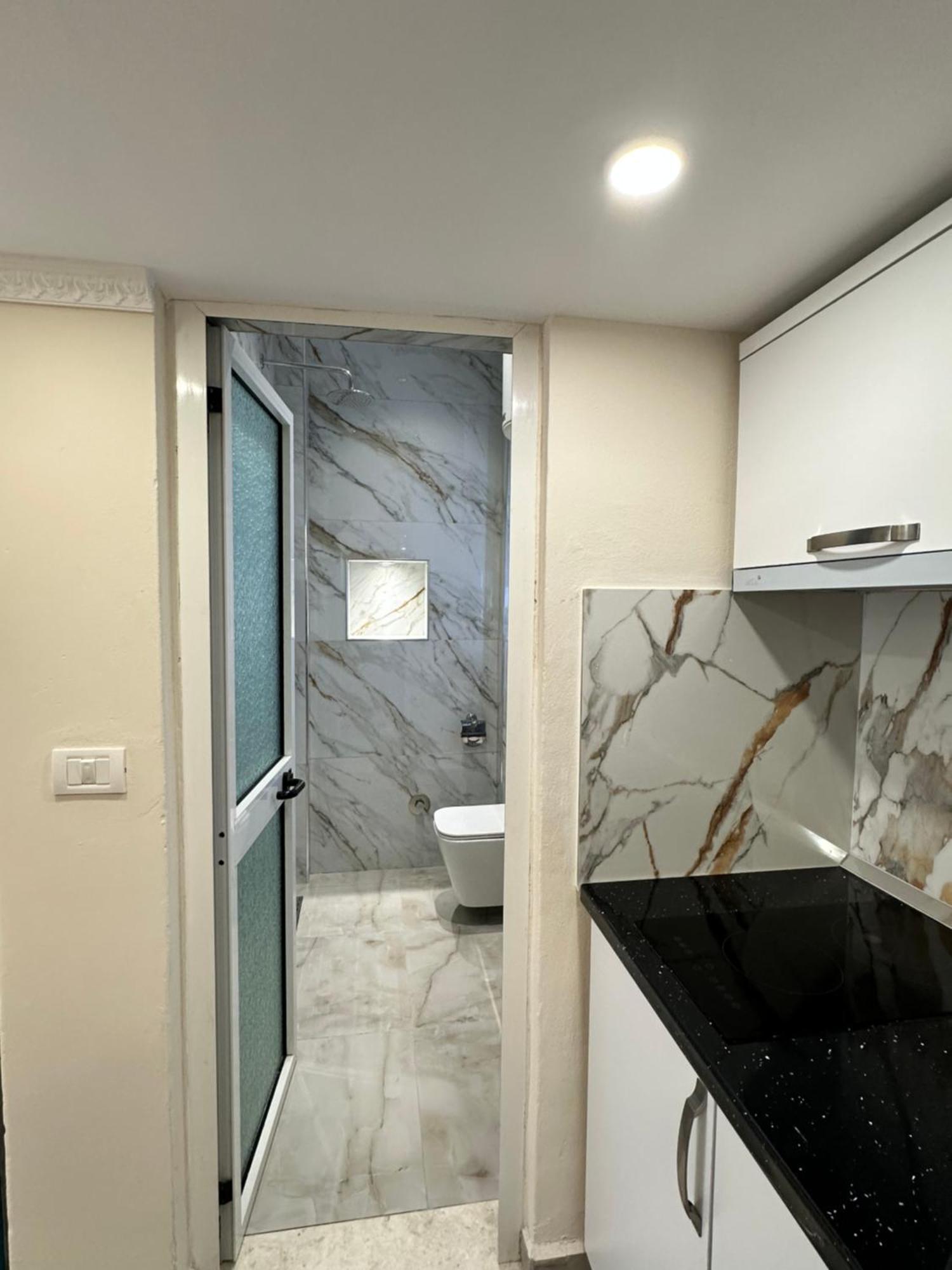 Troy Aparthotel Durrës Exteriör bild