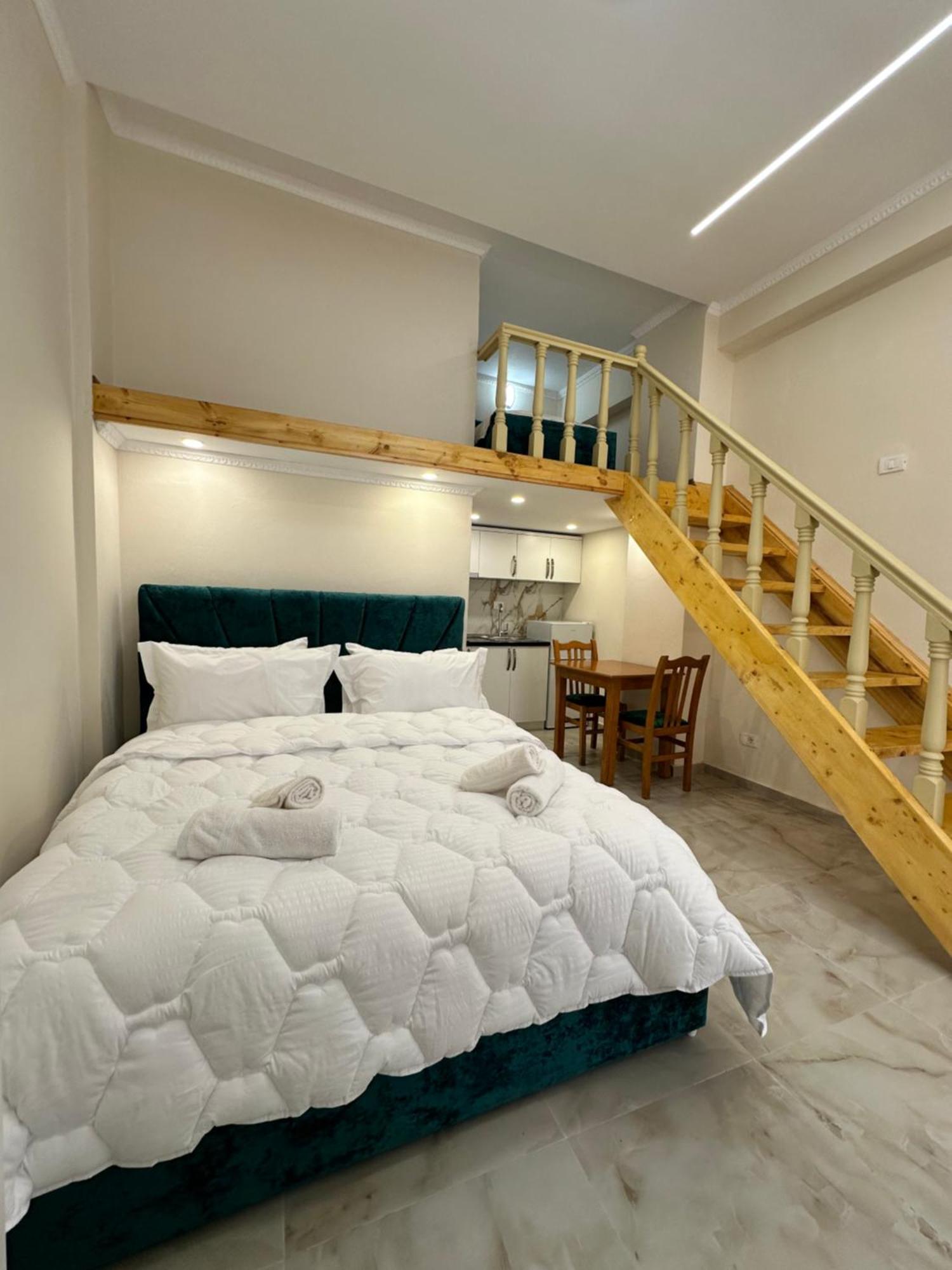 Troy Aparthotel Durrës Exteriör bild