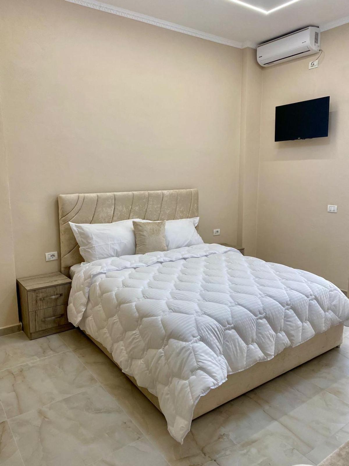 Troy Aparthotel Durrës Exteriör bild