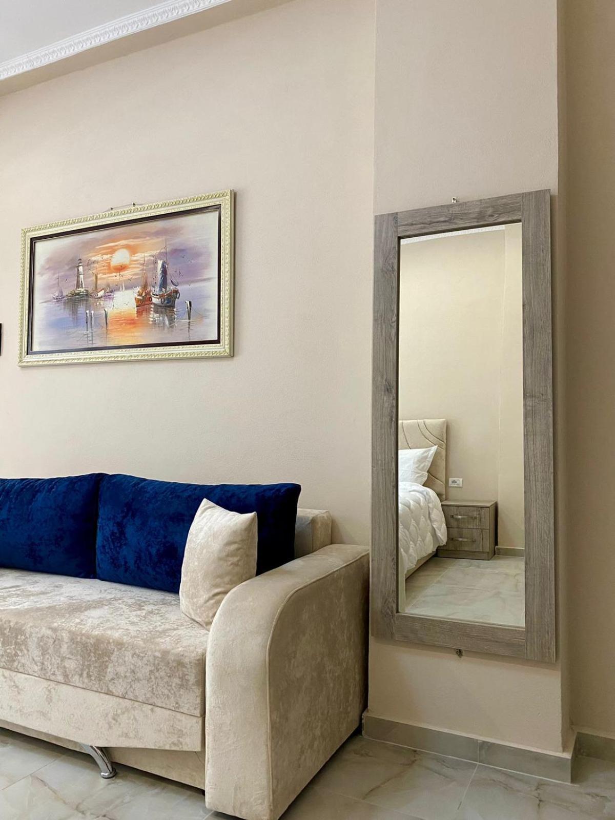 Troy Aparthotel Durrës Exteriör bild