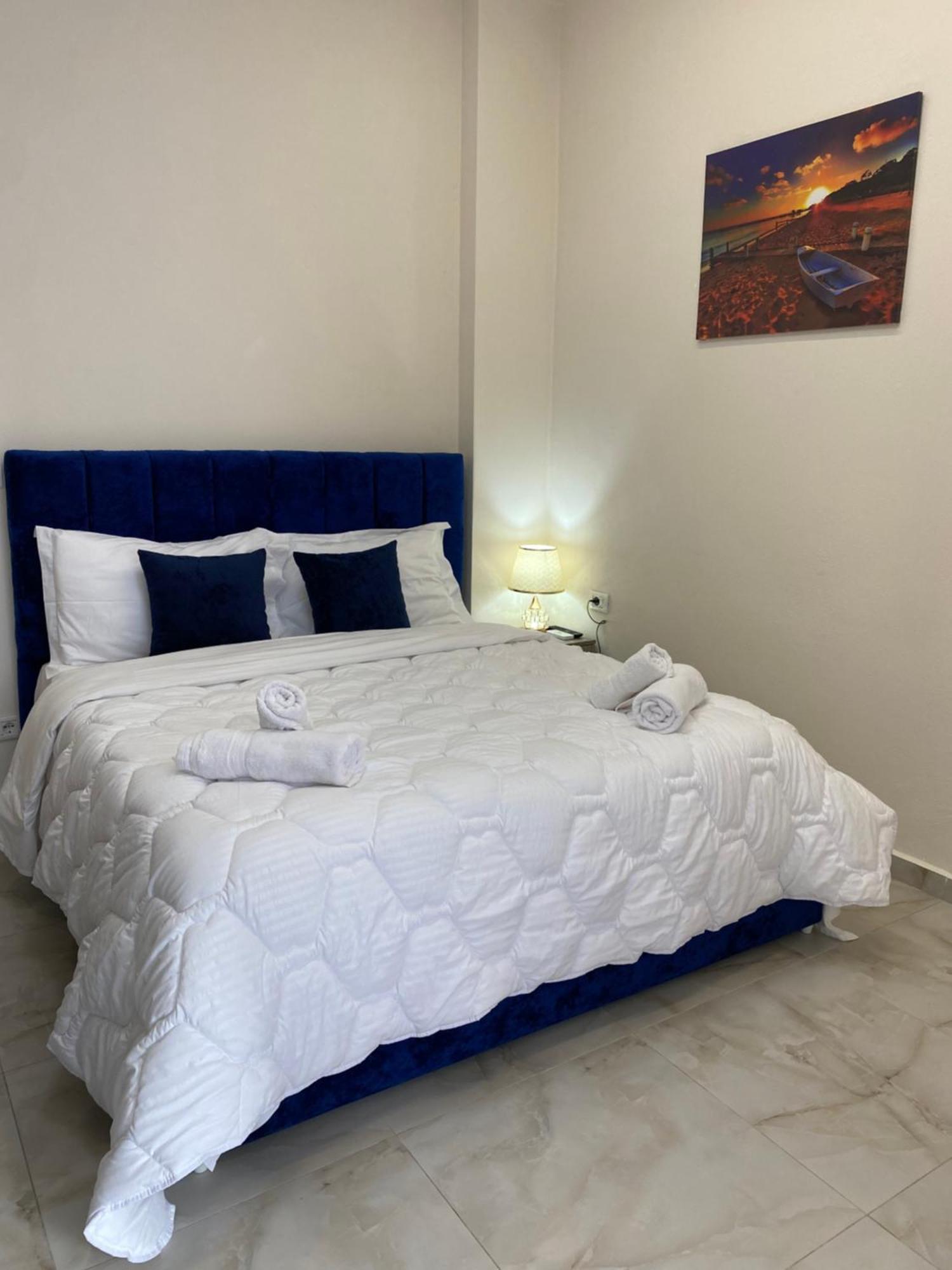 Troy Aparthotel Durrës Exteriör bild