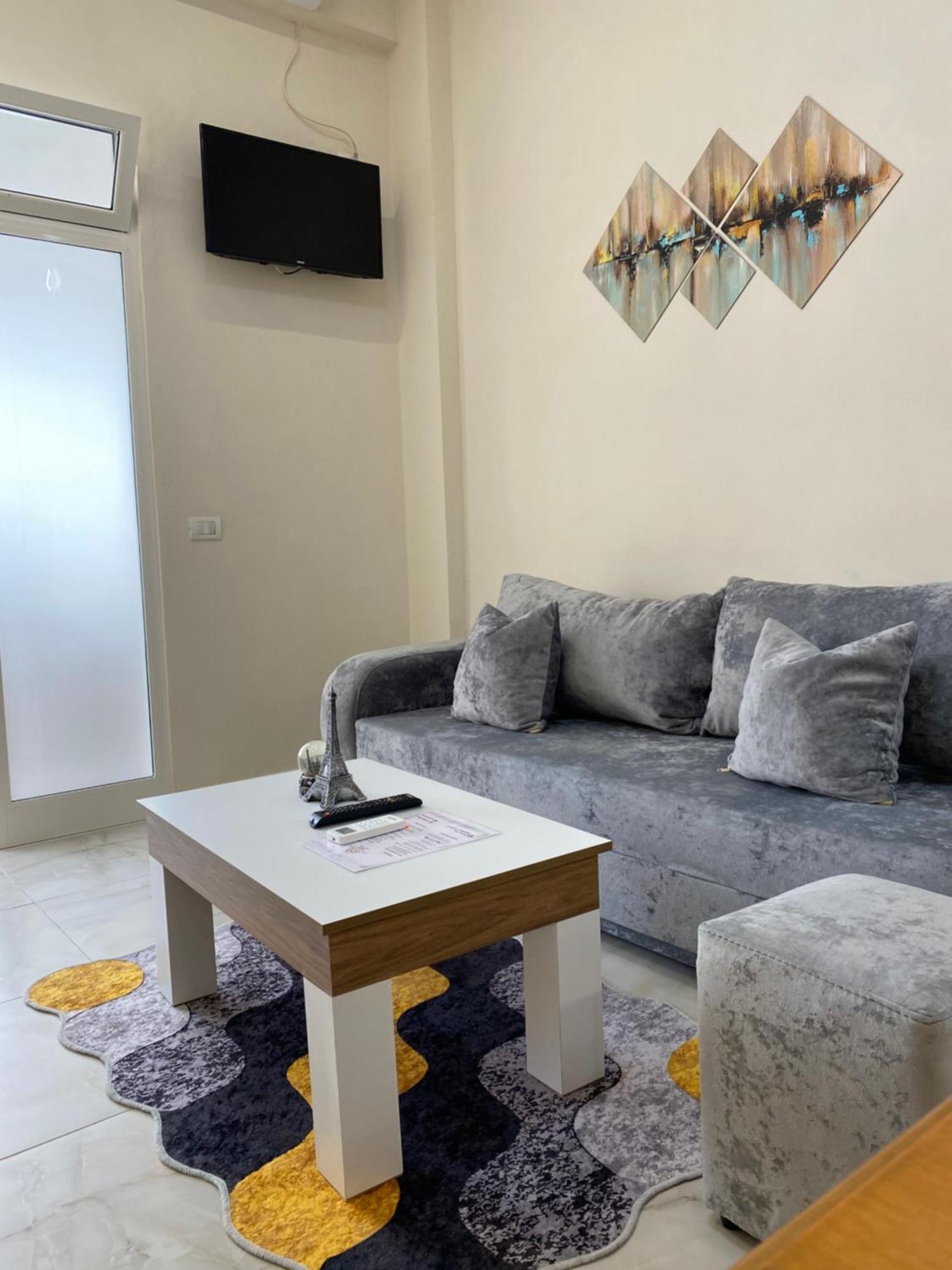 Troy Aparthotel Durrës Exteriör bild