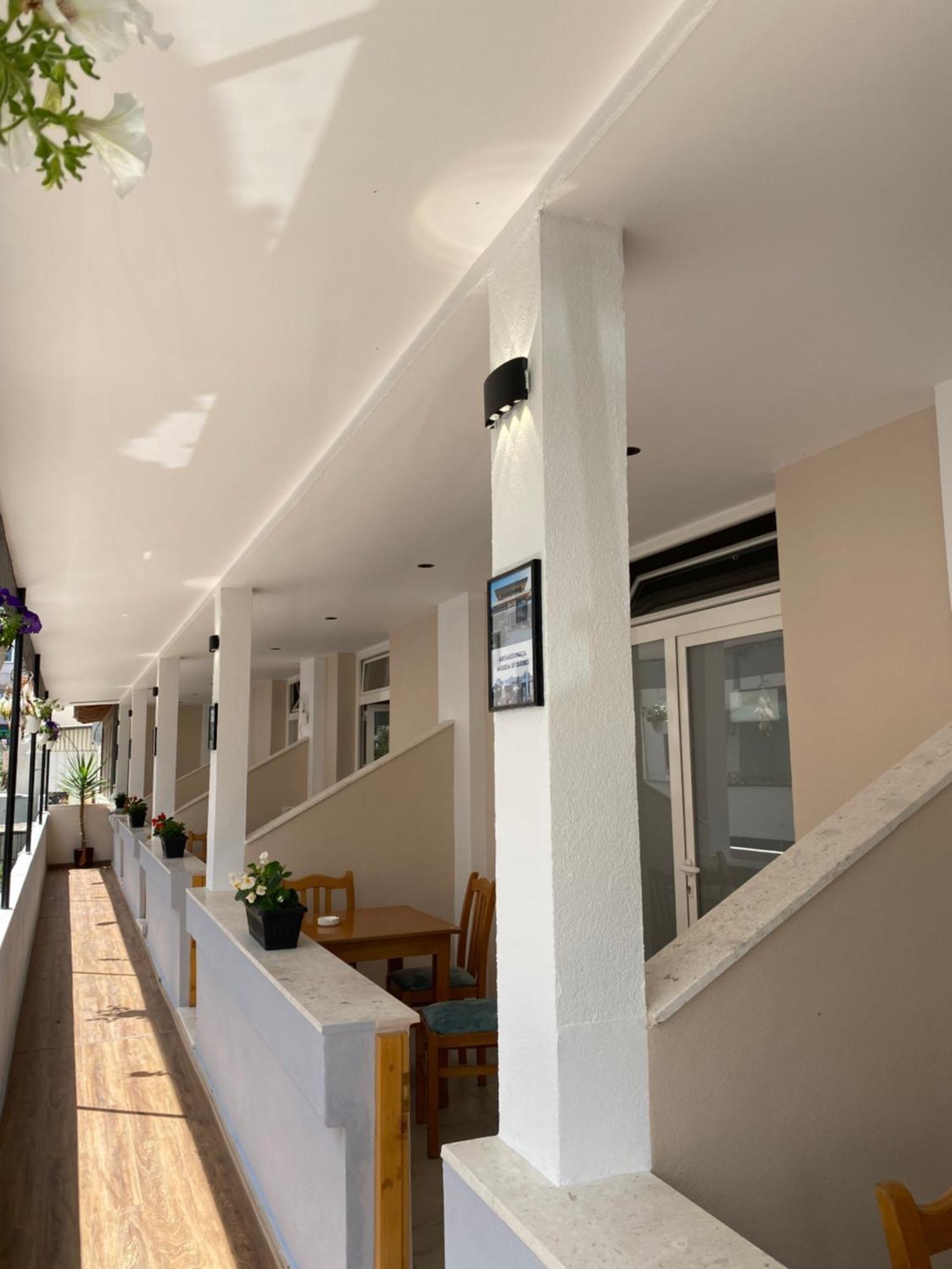 Troy Aparthotel Durrës Exteriör bild