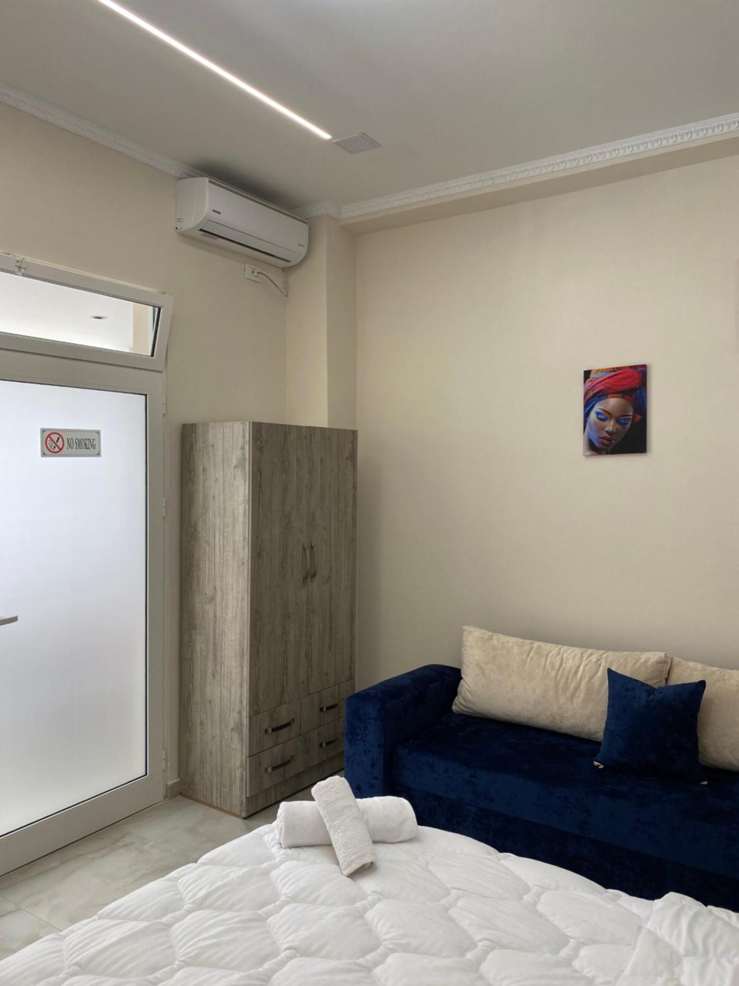 Troy Aparthotel Durrës Exteriör bild