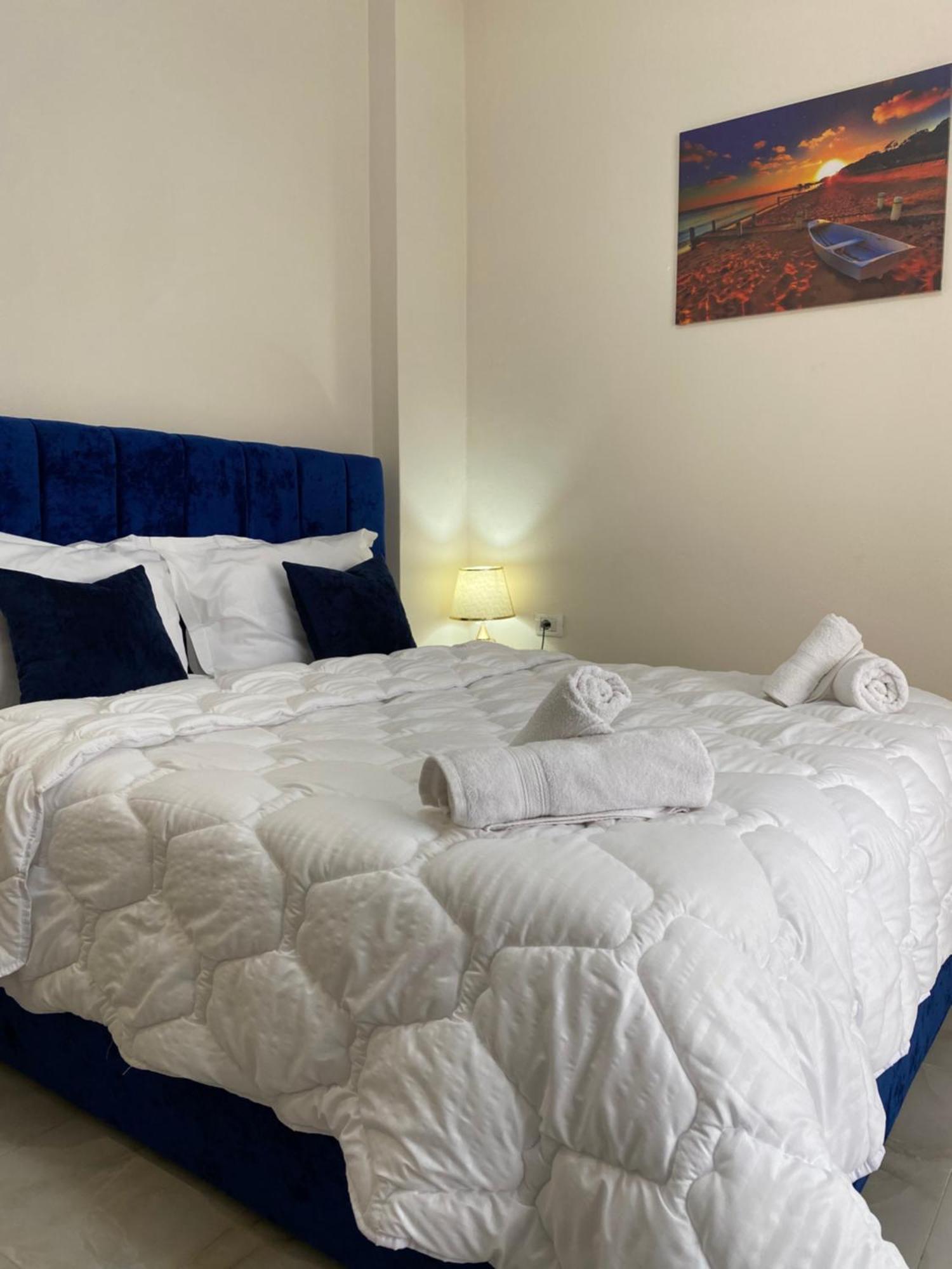 Troy Aparthotel Durrës Exteriör bild