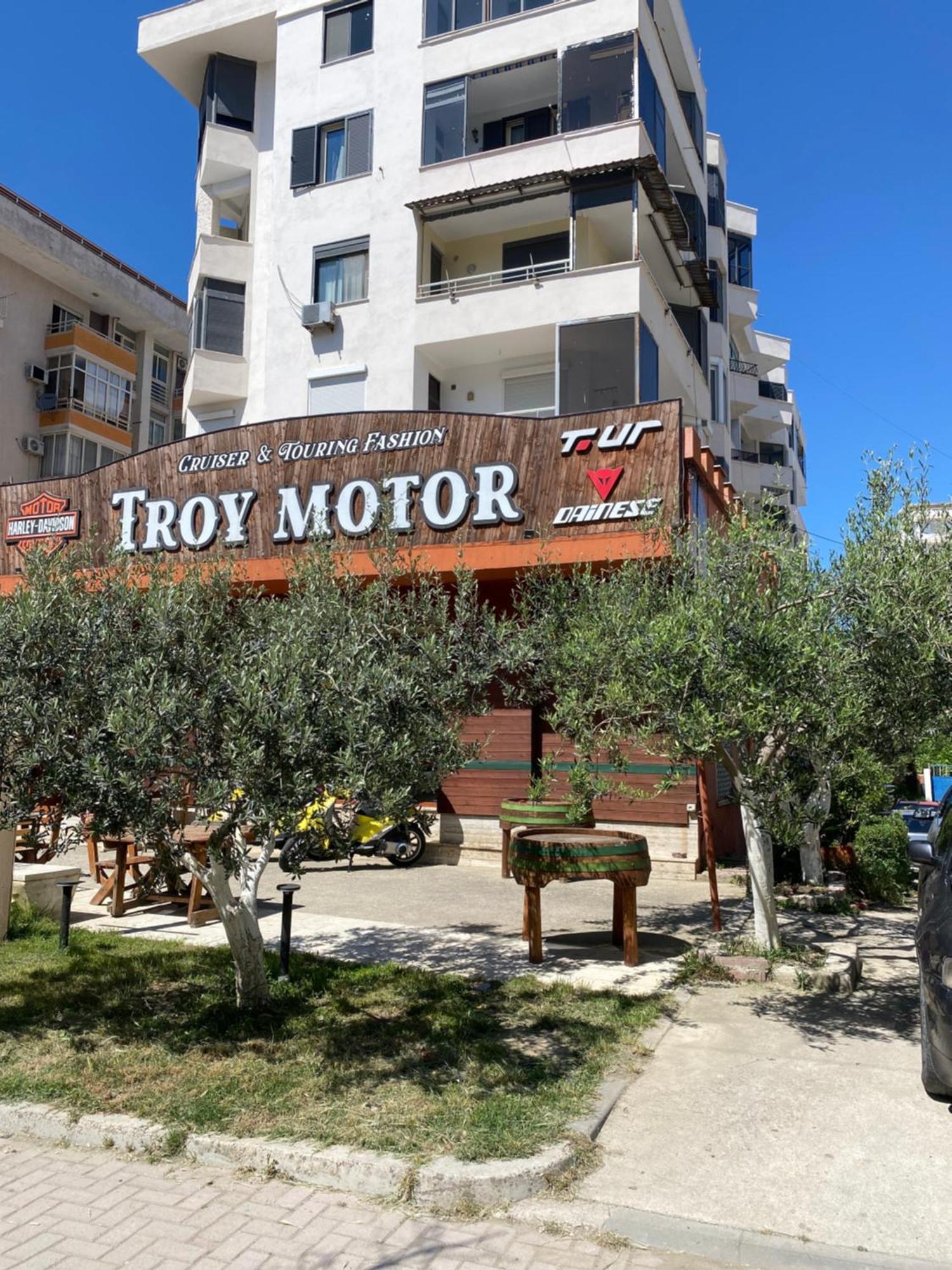 Troy Aparthotel Durrës Exteriör bild